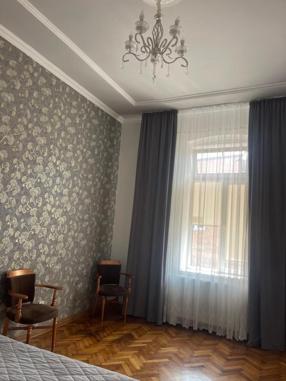 Newtone Apartment Çernivtsi Dış mekan fotoğraf